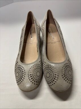 Medicus Gerda Women’s Light Metallic Taupe Perforated shoes